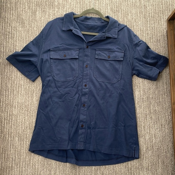Men’s large (oversized / boxier fit) blue polo shirt (Banana Republic) - Picture 1 of 3